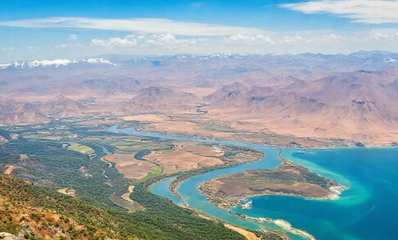 Türkiye coğrafyası haritası: bölgeler, iklim tipleri ve önemli yer şekillerini gösteren detaylı bir görsel.