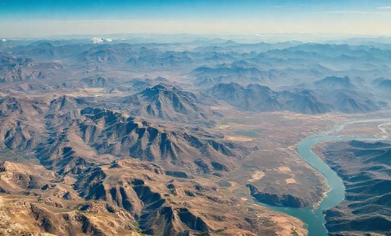 Türkiye fiziki haritası: Dağlar, ovalar, akarsular ve coğrafi özellikler.